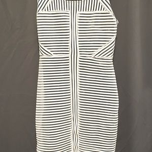 Bebe black and white size 2 zip up the back